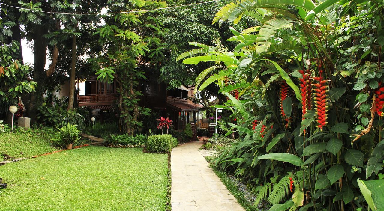 Reddoorz Hostel @ Dago 2 Bandung Exteriér fotografie